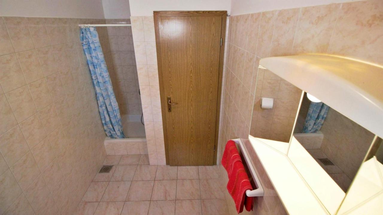 Apartments Marko Nemira Оміш Екстер'єр фото
