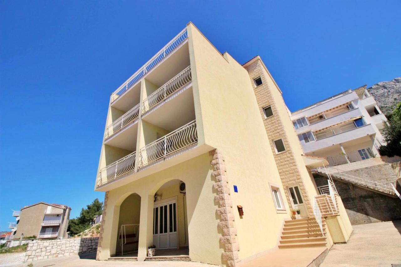 Apartments Marko Nemira Оміш Екстер'єр фото