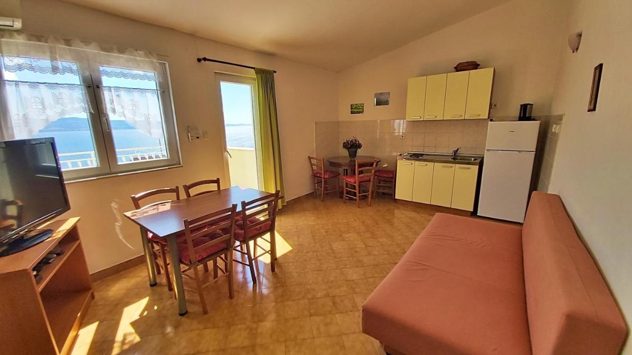 Apartments Marko Nemira Оміш Екстер'єр фото