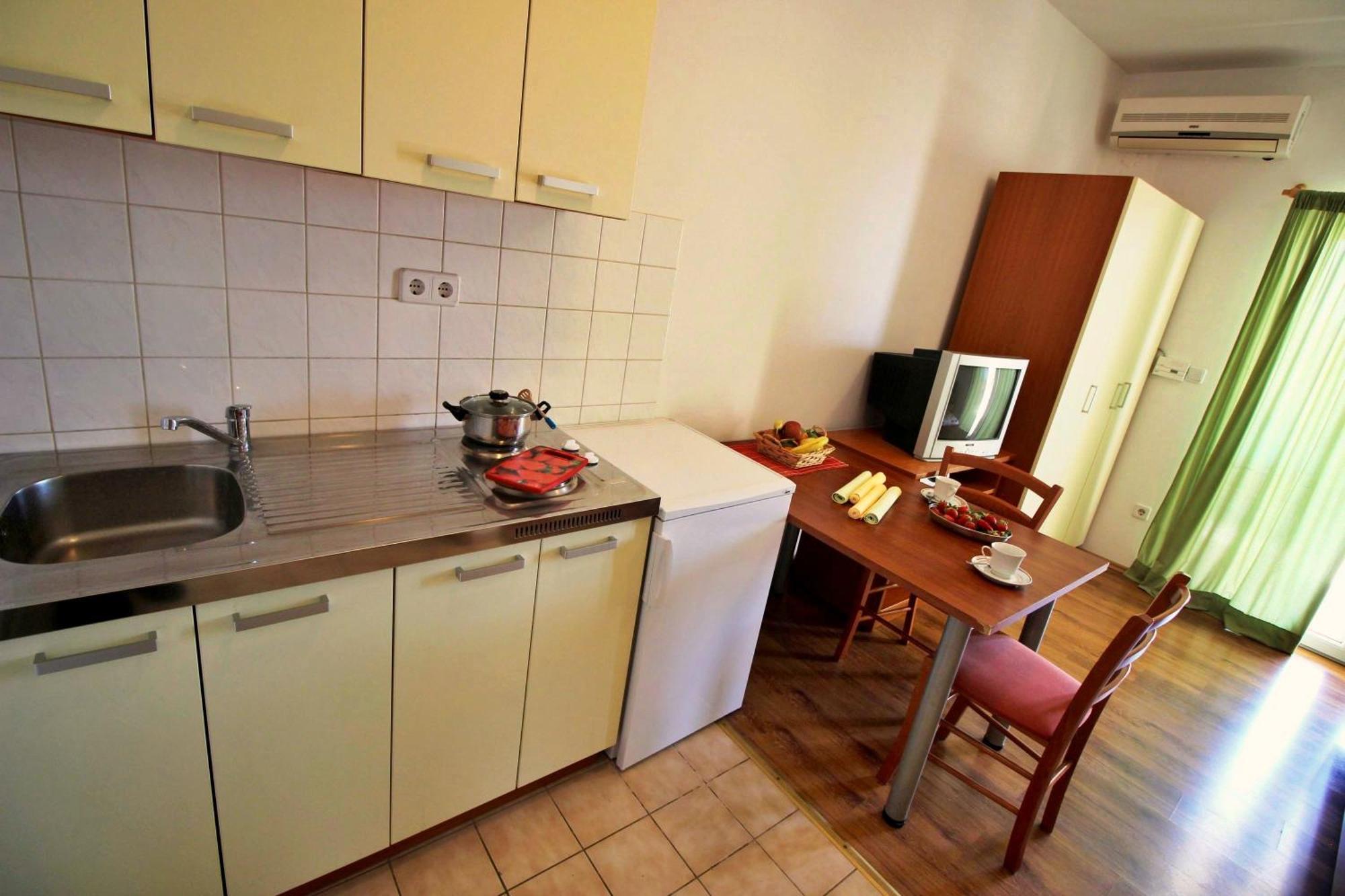 Apartments Marko Nemira Оміш Номер фото